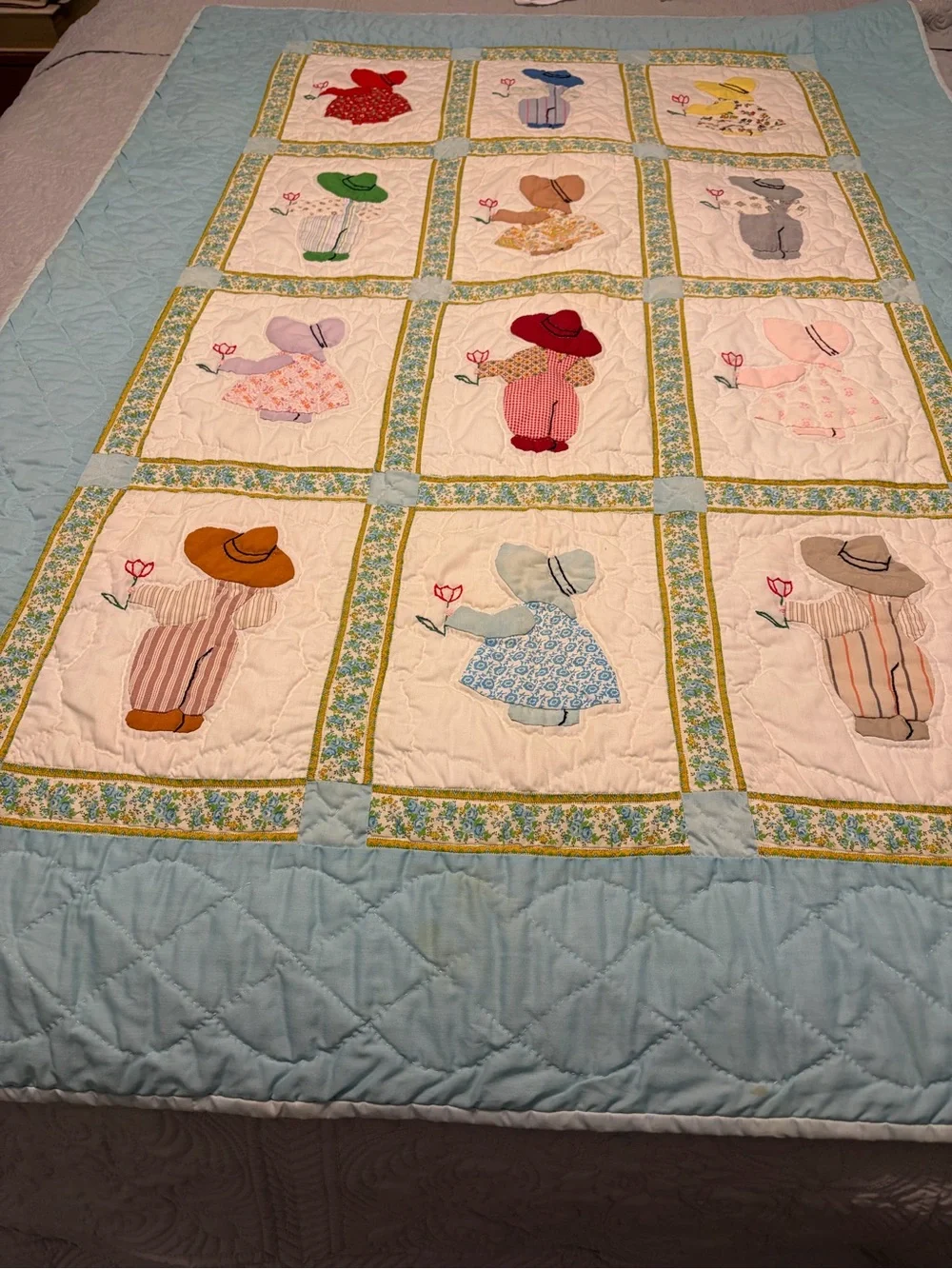 Vintage 1960s 1970s Handmade Applique Quilt 41x61 Sunbonnet Figures Blue